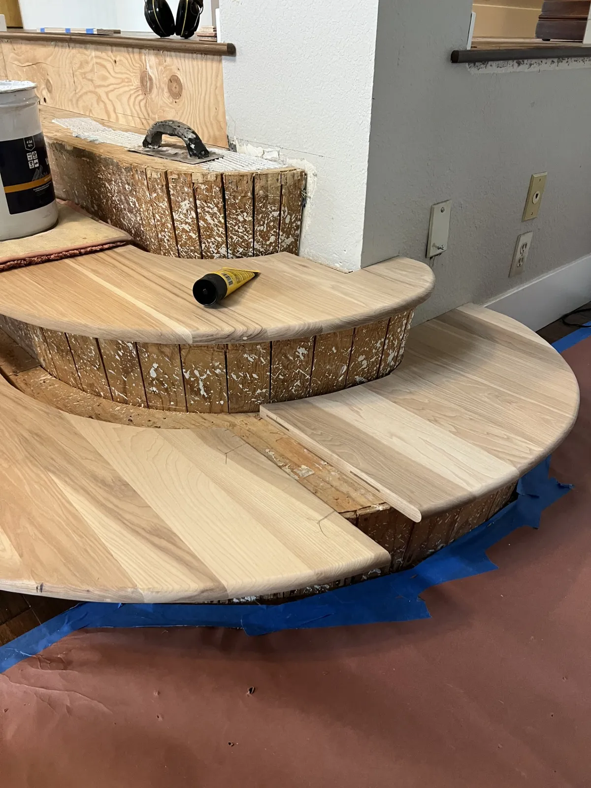 Custom Curved Staircase: custom staircase B